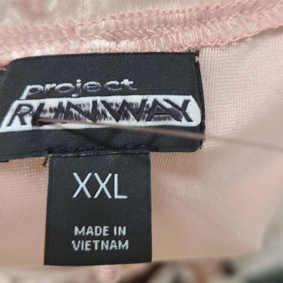 New with tags Pink Crushed Velvet Lace Front Dress size XXL - Picture 9 of 11